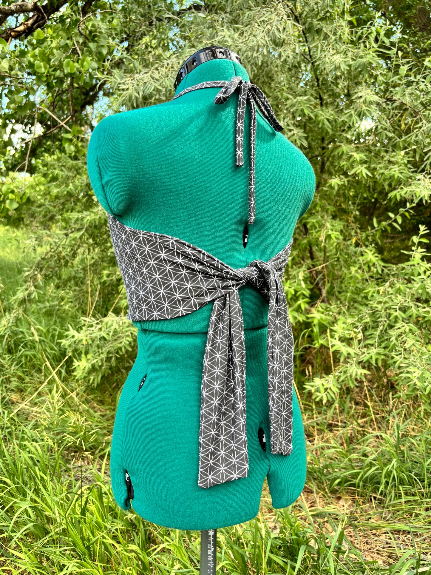 keyhole halter top // small
