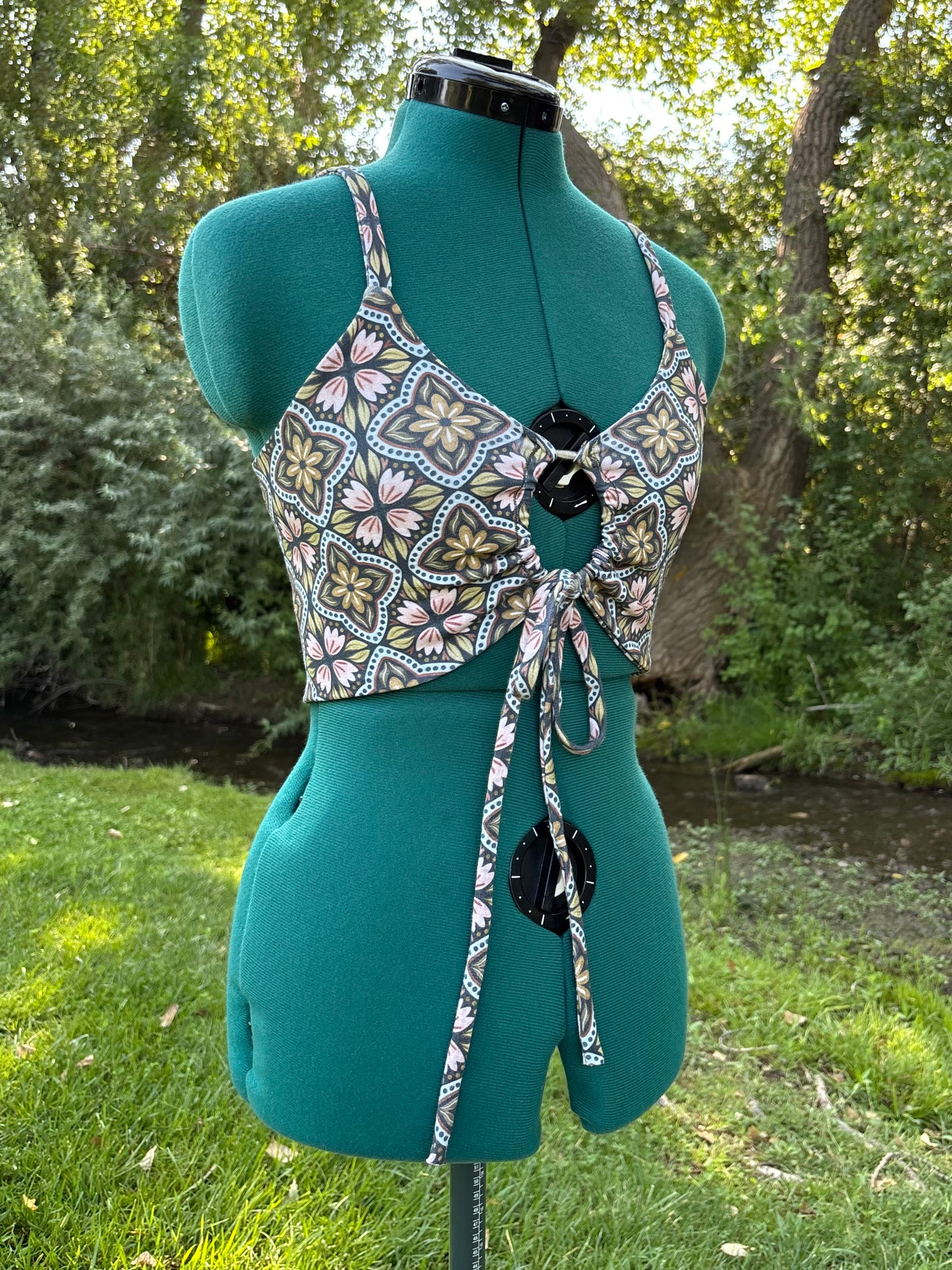 cinch circle crop // small