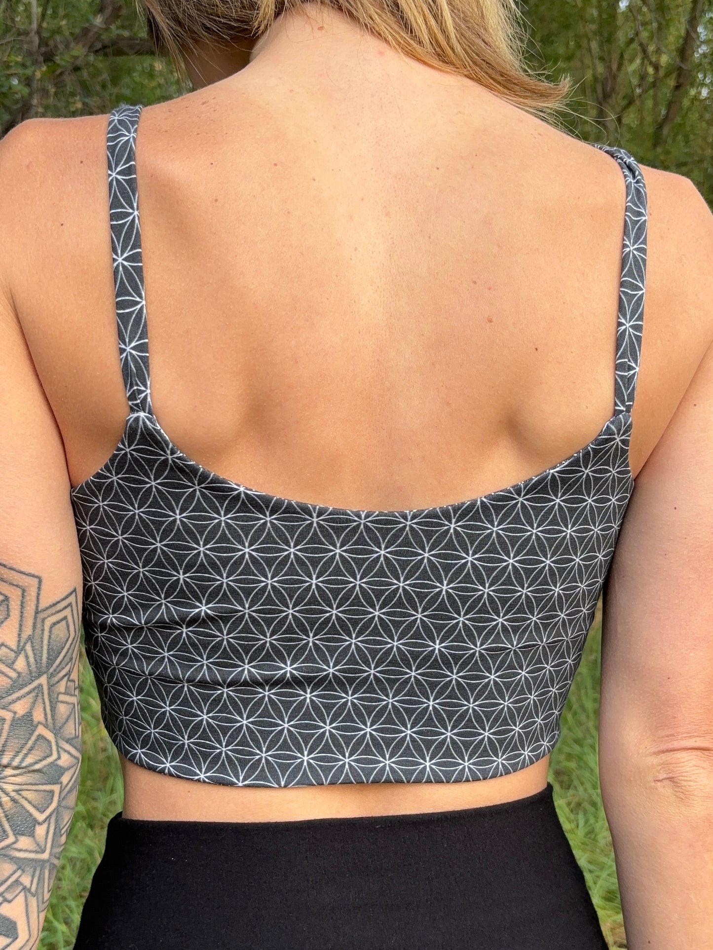 sacred cinch circle crop // medium