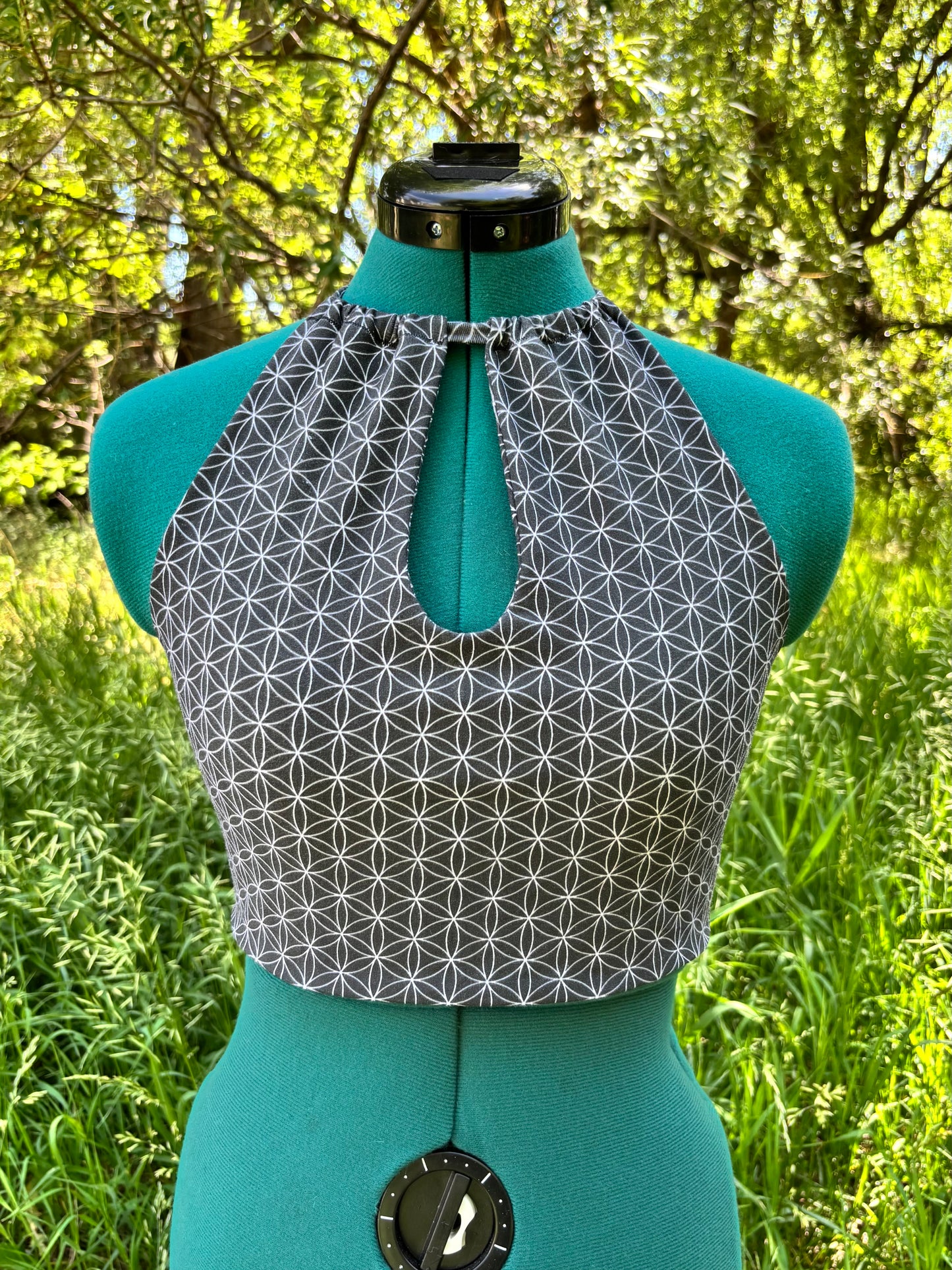 keyhole halter top // small
