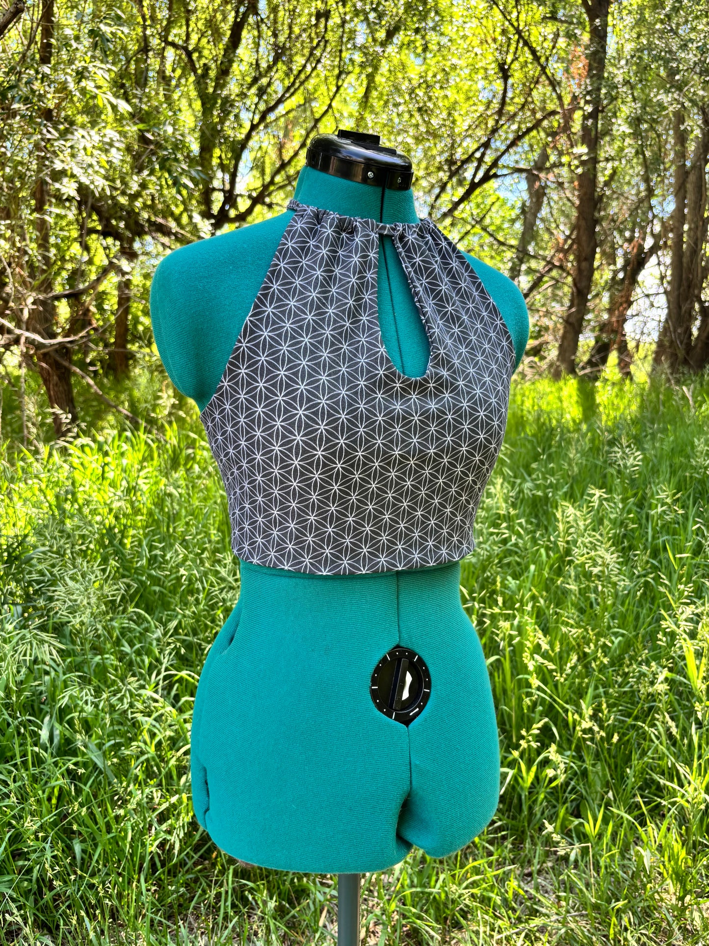 keyhole halter top // small