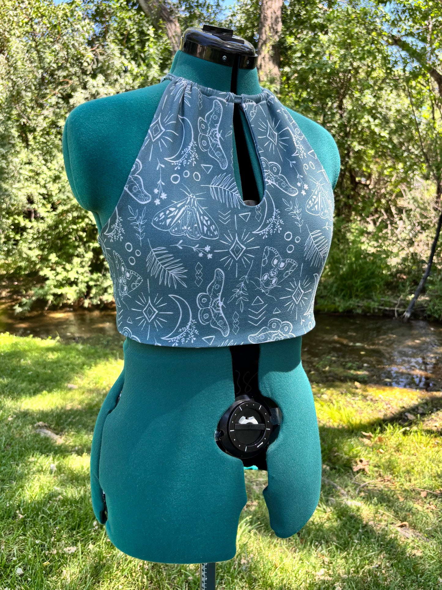 keyhole halter top // medium