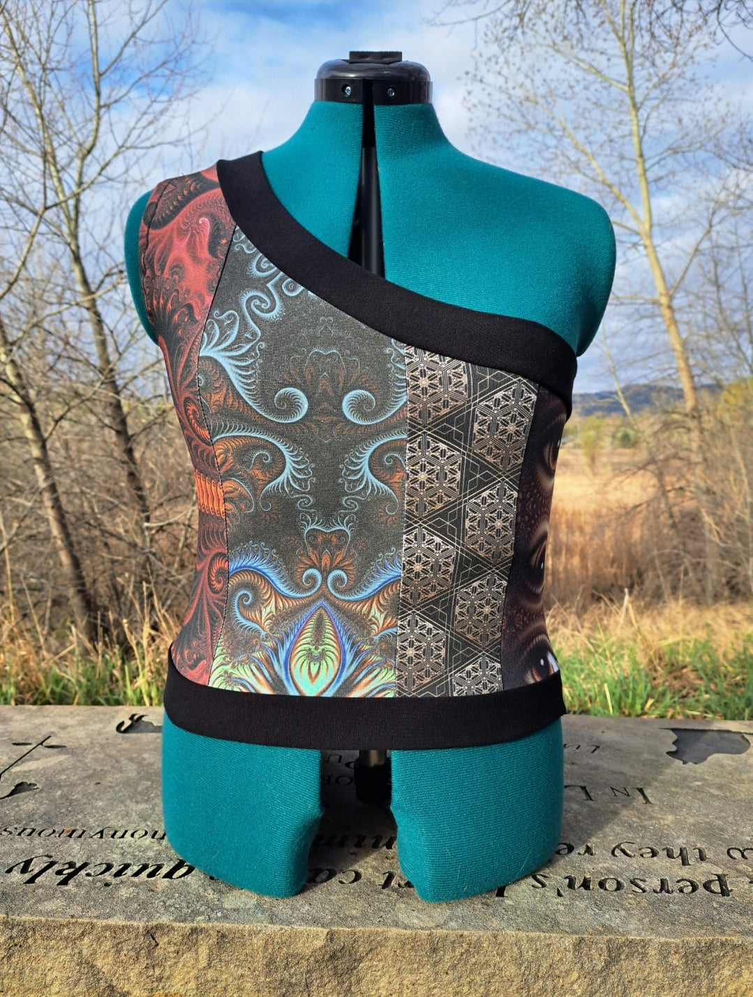 One shoulder crop // medium-large